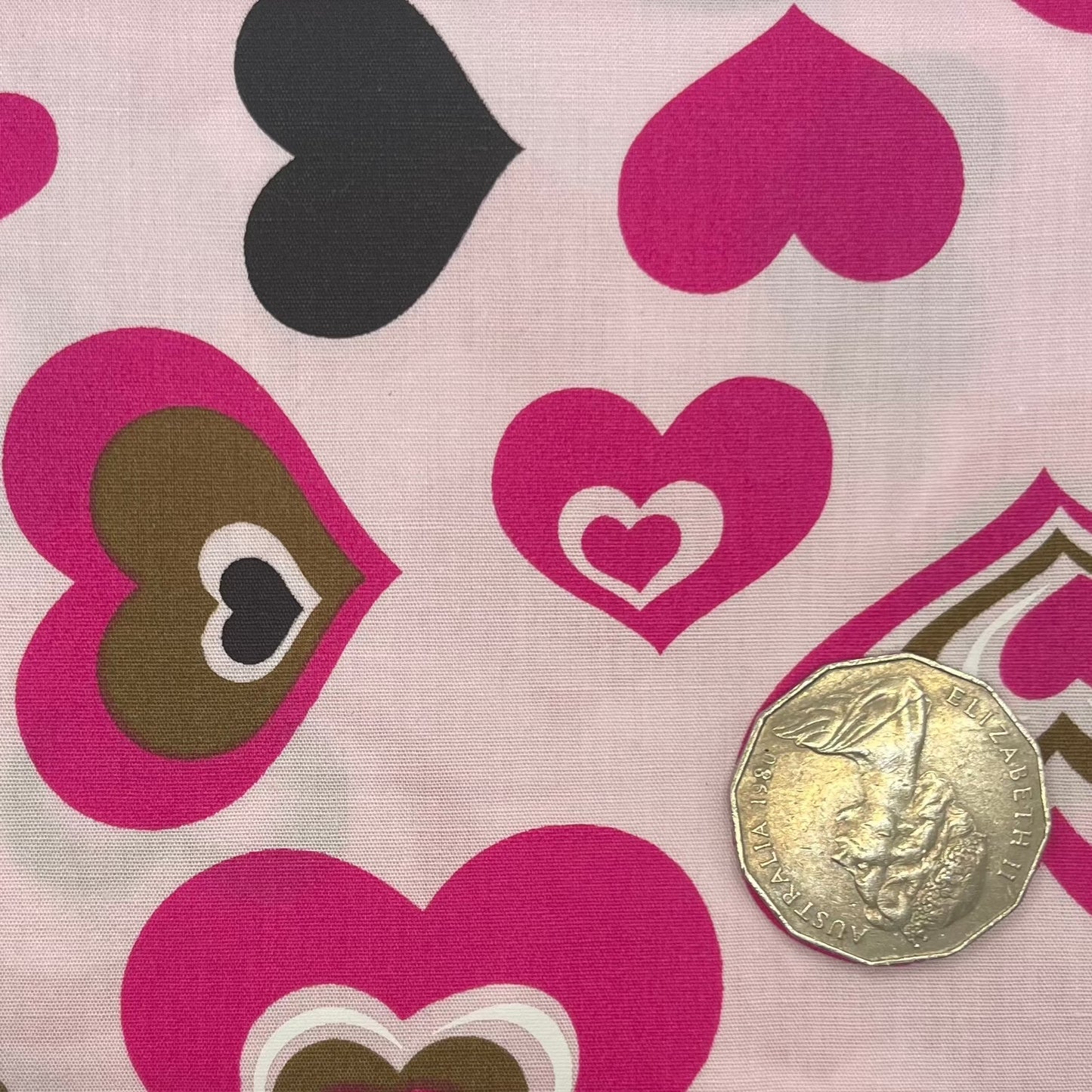 Retro Hot Pink Hearts