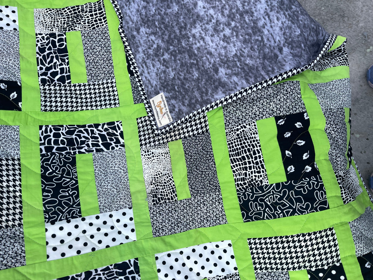 Key Hole Quilt Finished Size 60" x 64" Approx