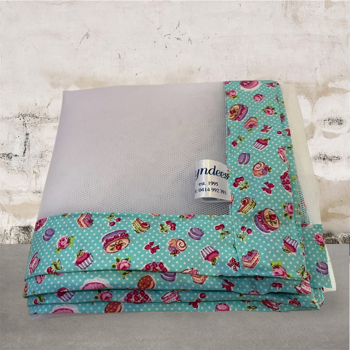Food Net Cover  - Cupcakes on Blue