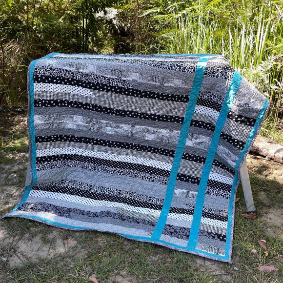 Black & White with Teal Quilt Finished Size 54